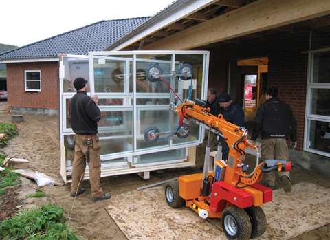 Smartlift’s SL 380 Outdoor High Lifter