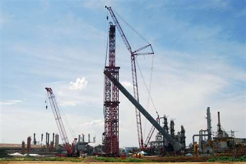 Mammoet crane at Reficar Refinery, Cartagena, Colombia
