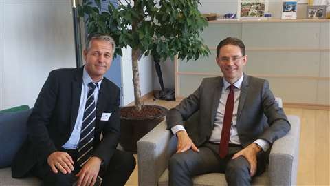 Bernd holz (left) and jyrki katainen