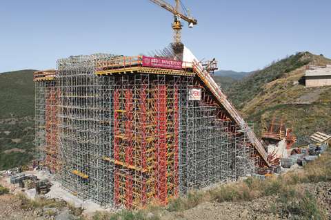 Peri engineers combined two modular construction systems to form a comprehensive load-bearing concep