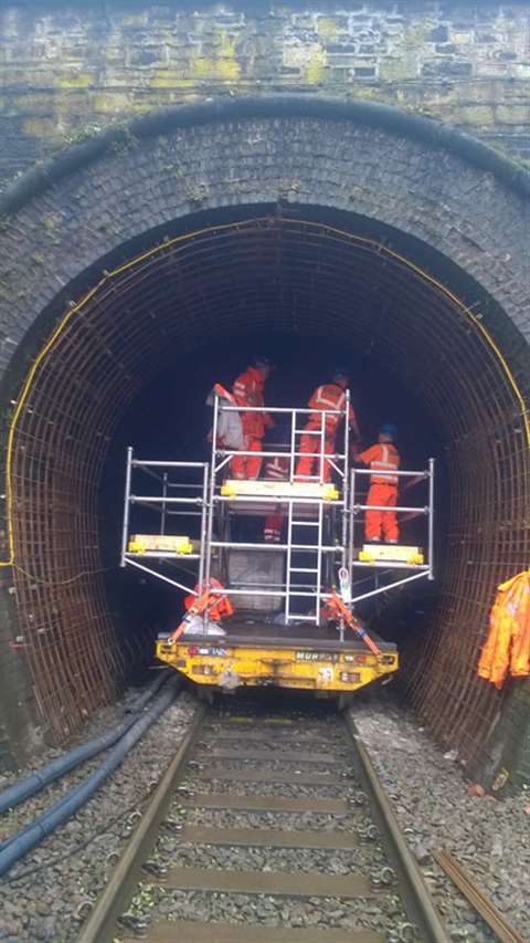 J. Murphy &amp; Sons' mobile scaffold system provides access to a UK railway tunnel.