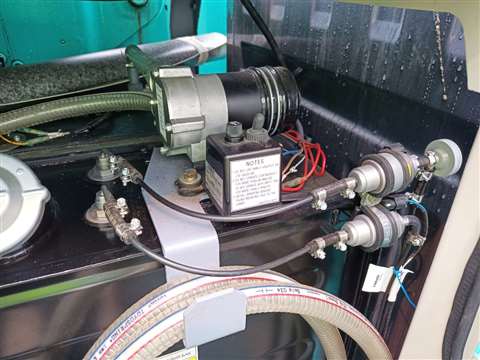 Arctic Kit on the hydraulic tank to heat the oil