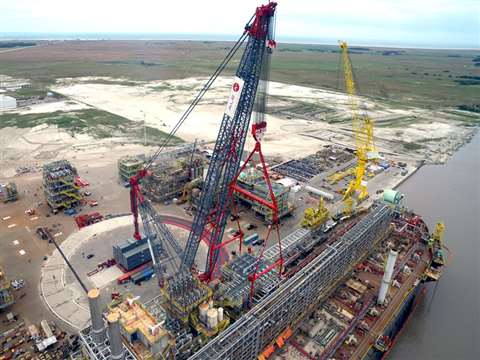 ALE claims the world's heaviest lift with this FPSO job in Brazil weighing more than 3,000 tonnes