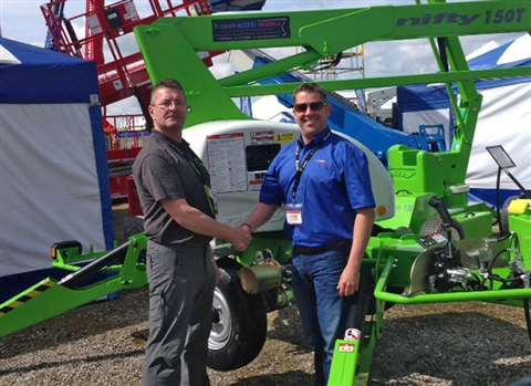 Pictured (left to right): Niftylift’s Tim Ward and Urban Access’ Neil Wilkinson shake hands on the n