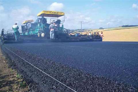 German contractor Gebrüder von der Wettern has used a Vögele Super 2500 with SB 300 fixed-width scre