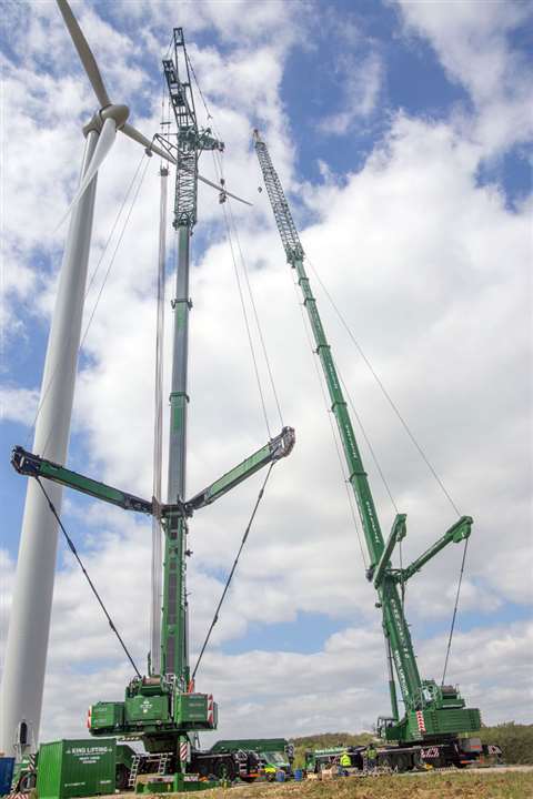 King Lifting using 750 and 500 tonne capacity Liebherr wheeled mobile telescopic cranes for wind tur