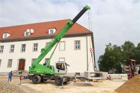 The Sennebogen 643 M helps construct the storage canal 