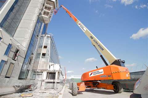 A JLG 1850 SJ joins Gunco's special equipment fleet
