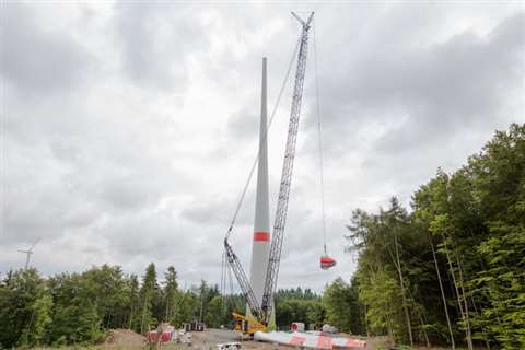 Crane service provider Mobi-Hub has used its new Terex CC 2800-1 crawler crane at a wind farm in Kob