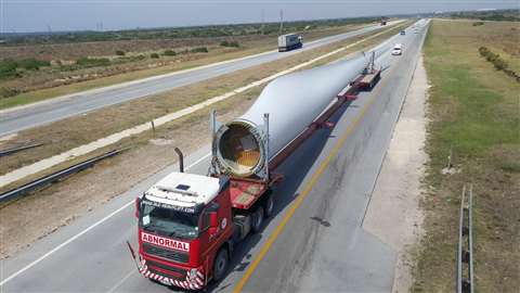 ALE transport the last blade for the Amakhala Wind Project
