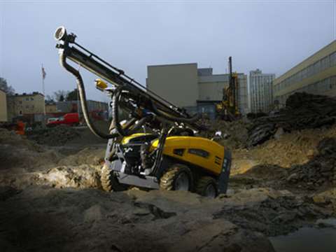 The ROC T15 is Atlas Copco’s latest and smallest hydraulic surface rig. It is designed for small con