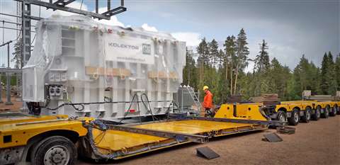 Unloading the 103.5 tonne transformer in Sweden
