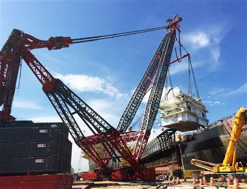 The AL.SK190 crane operating in Brazil