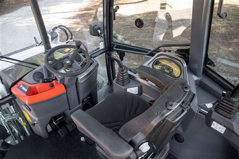 Bobcat B730 R-series backhoe loader_interior_pic1