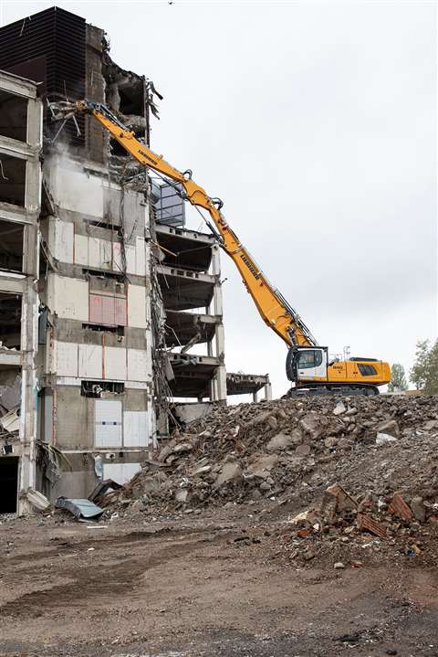 liebherr-r-940-demolition-2-300dpi web