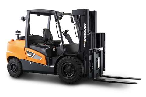 Doosan 9-Series Forklift 1