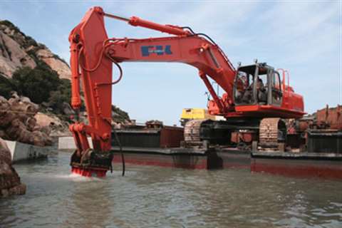 A Promove XP4500 breaker was used to remodel the port of Poltu Quatu on the Italian island of Sardin