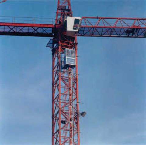 The Geda-Combilift 2PK is compatible with any tower crane up to 120 m high and meets all current Eur