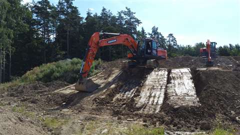 Trimble-Ready Doosan Excavator_red