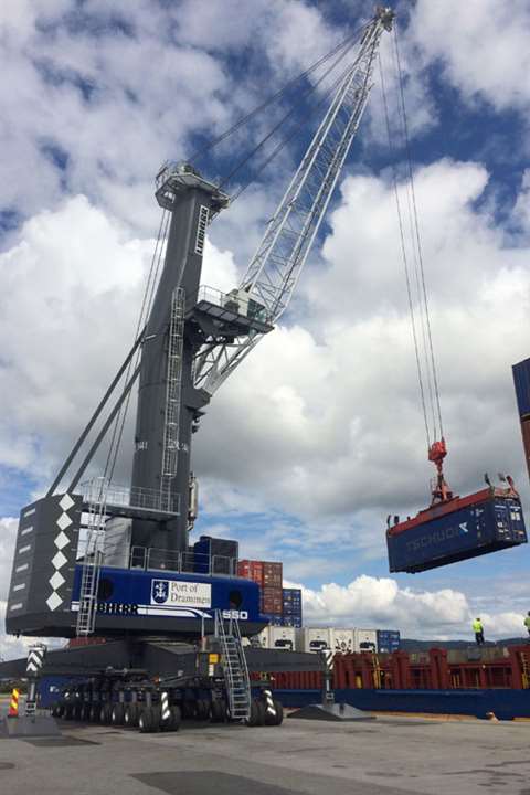 The Port of Drammen’s new Liebherr LHM 550
