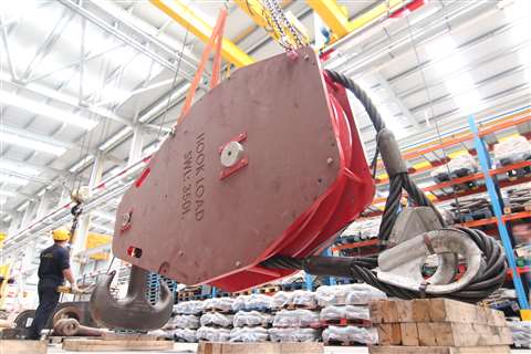 Irizar 350t. hookblock