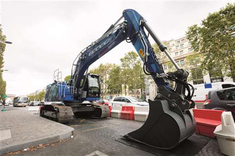 liebherr-r-922-60000e-champs-elysées-1