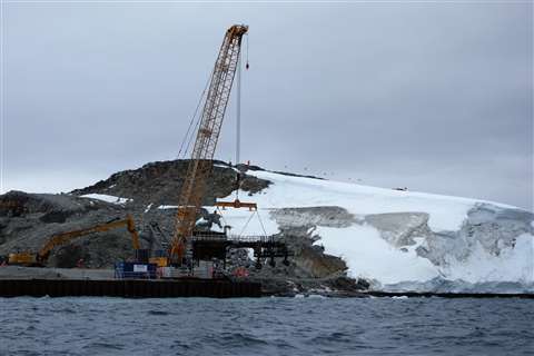 2019-12-12 Rear Frame on Wharf Installation 5 Copyright BAS