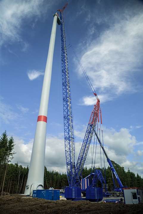 The Terex Superlift 3800 lattice boom crawler crane erects a 200 metre Nordex wind turbine close to 