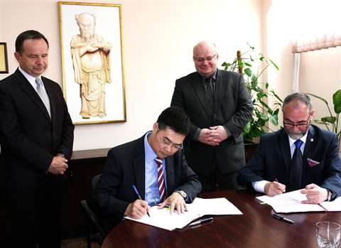 Wu Yindeng, president assistant of Liugong Machinery and general manager of Liugong Dressta, and pro