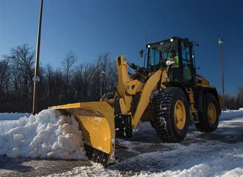 Caterpillar’s 914M features an intelligent power-management system that balances performance and fue