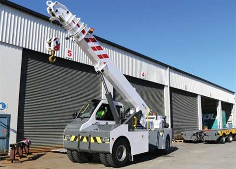 Articulated pick and carry crane type TRT PC28