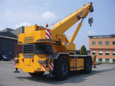 Locatelli’s new 80 tonne capacity GRIL 8800T has a 40.5 m boom and a Tier 4 Final engine
