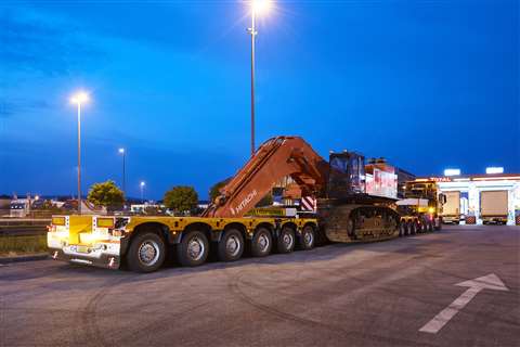 The CombiMAX carrying a 95 tonne Hitachi ZX 870 shovel dredger