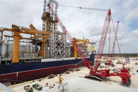 The 660 tonne capacity Manitowoc 18000 crawler crane at the Grand Bahama Shipyard, off the East Coas