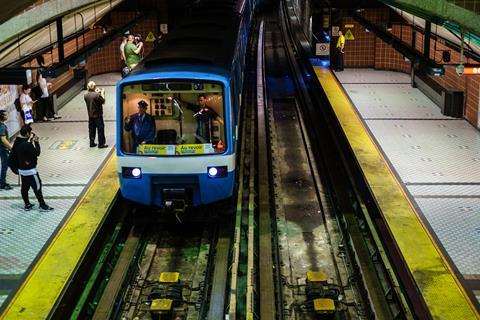 150717_bluemetro_395874