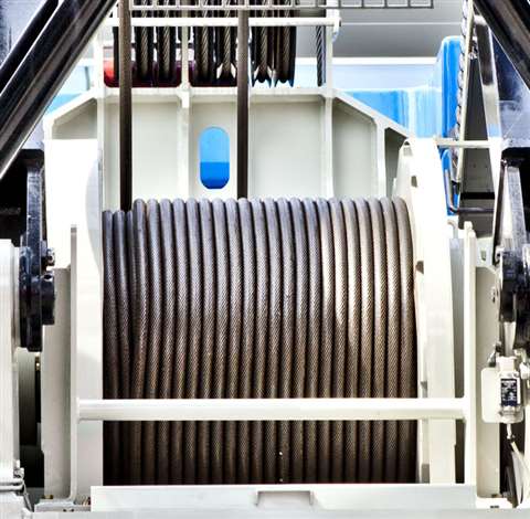 Proper spooling on a hoist winch after refurbishment with grooved drum shells