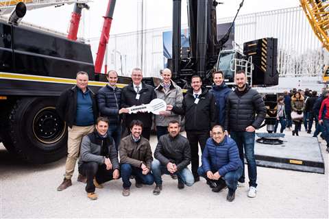 The Friderici and Liebherr teams in front of the LTM 1650-8.1 prototype at Bauma 2019 in Gemany