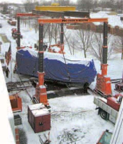 PSC's rigging plan called for the use of a 500 ton (454 tonne) capacity J&amp;R Lift-N-Lock gantry s