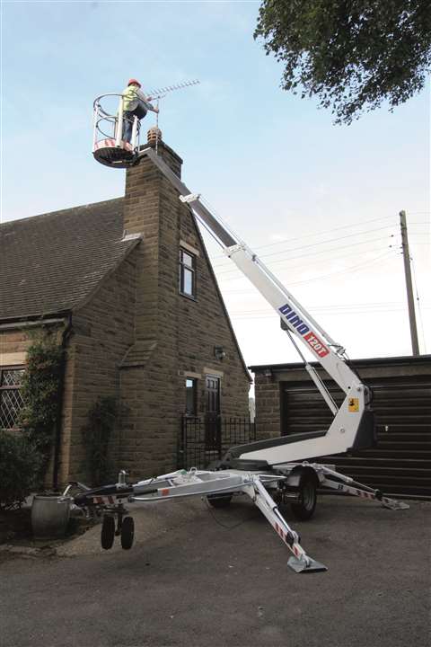 Dino120 t maintenance municipalities pic1 hr