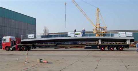 Due to its low weight of 12 tonnes this 24 x 5 m composite bridge only needs a three axle double ext