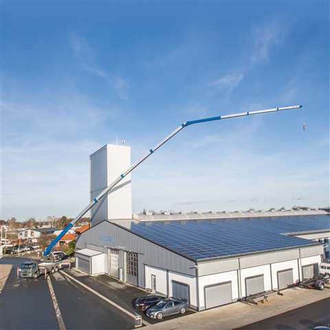 Klaas K1100 RSX crane with jib extended