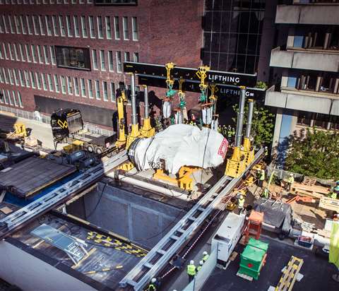 Lifthing Enerpac SBL500 for proton theraphy unit installation mid-res