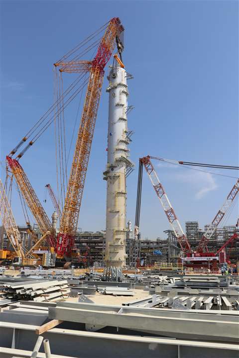 XCMG cranes lifting a washtower in Saudi Arabia