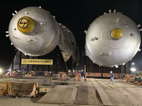Columns on the AF 281 barge