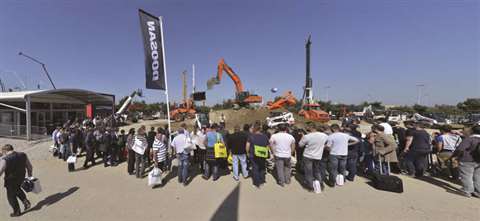 Intermat paris demo doosan bobcat 18