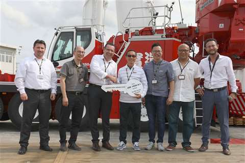 Handover of Liebherr LTM 1450-8.1 to Set Win